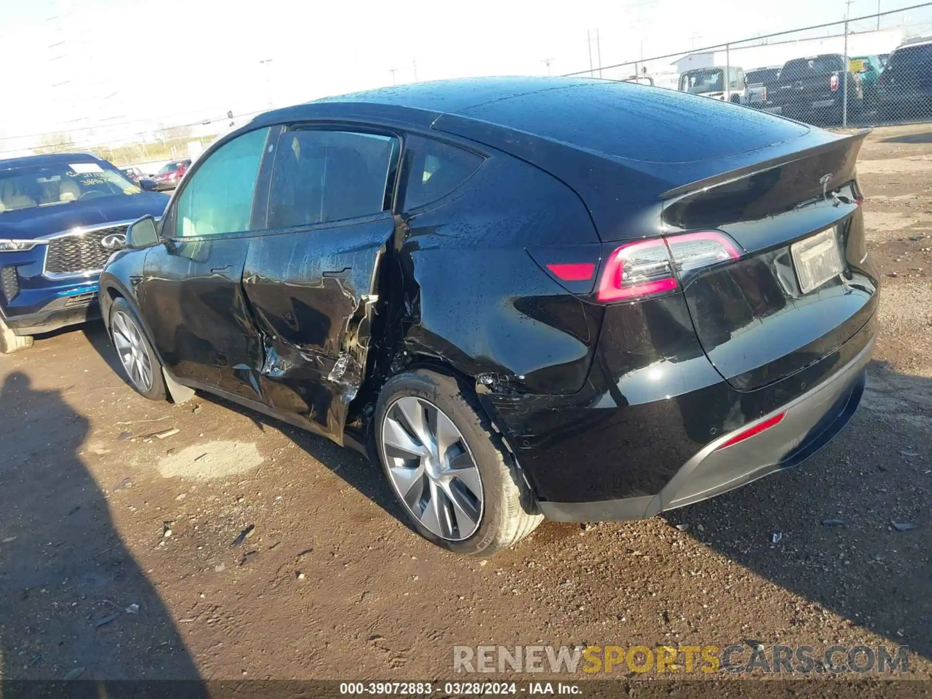 3 Photograph of a damaged car 5YJYGAEE4MF188117 TESLA MODEL Y 2021