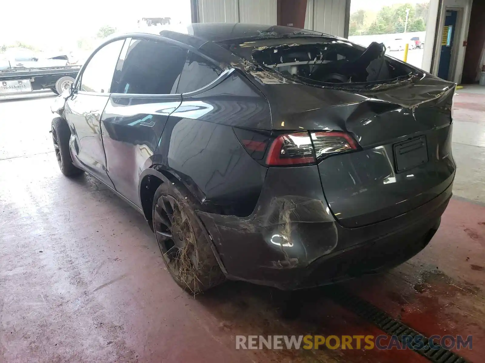 3 Photograph of a damaged car 5YJYGAEE4MF189803 TESLA MODEL Y 2021