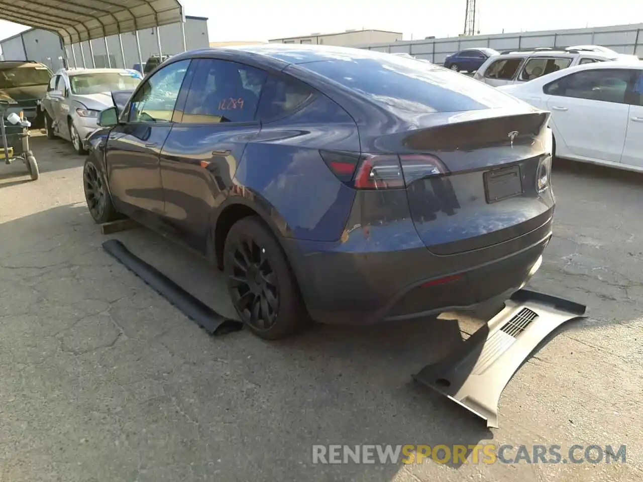 3 Photograph of a damaged car 5YJYGAEE4MF216191 TESLA MODEL Y 2021