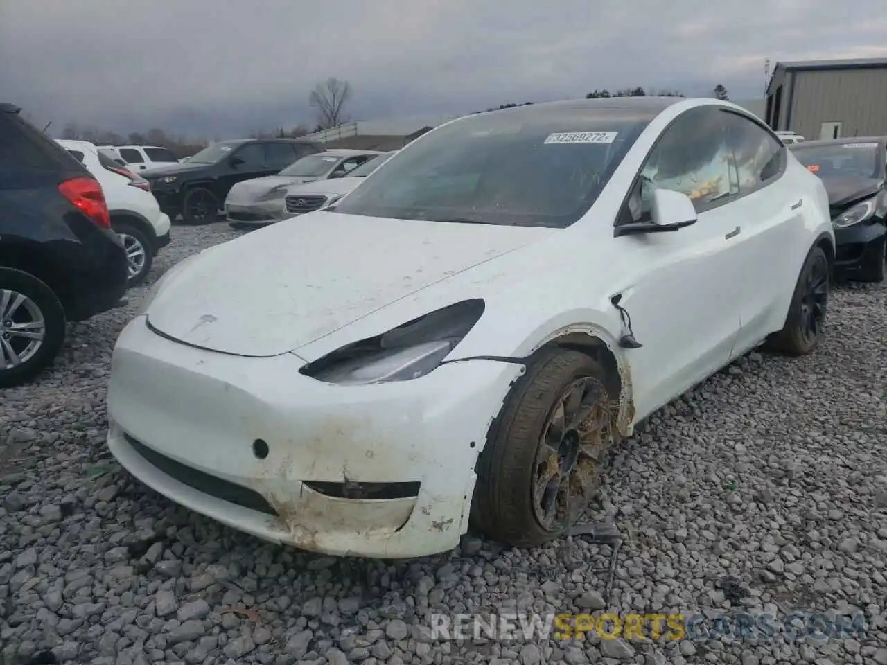 2 Photograph of a damaged car 5YJYGAEE4MF257081 TESLA MODEL Y 2021