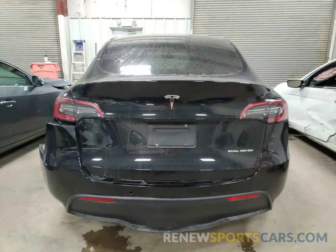 6 Photograph of a damaged car 5YJYGAEE4MF262944 TESLA MODEL Y 2021