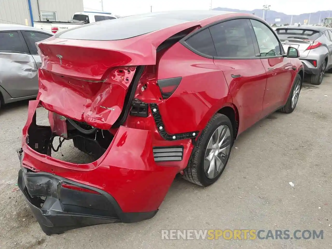 4 Photograph of a damaged car 5YJYGAEE4MF264838 TESLA MODEL Y 2021