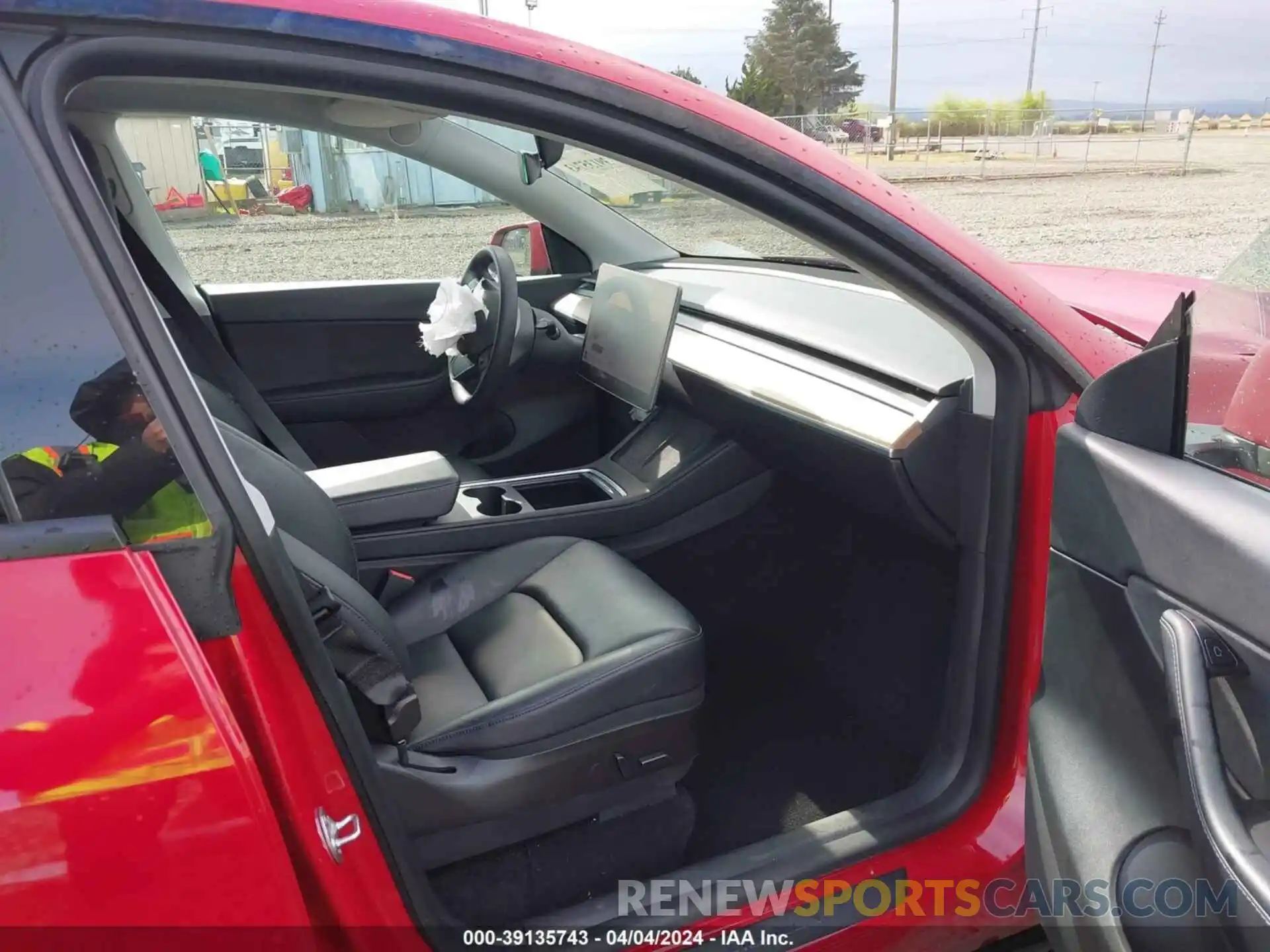 5 Photograph of a damaged car 5YJYGAEE4MF286631 TESLA MODEL Y 2021