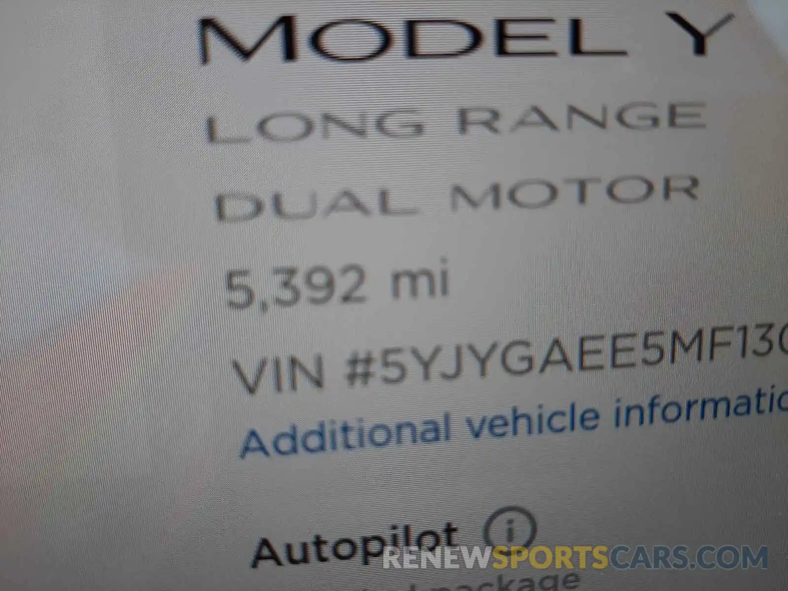 8 Photograph of a damaged car 5YJYGAEE5MF130615 TESLA MODEL Y 2021