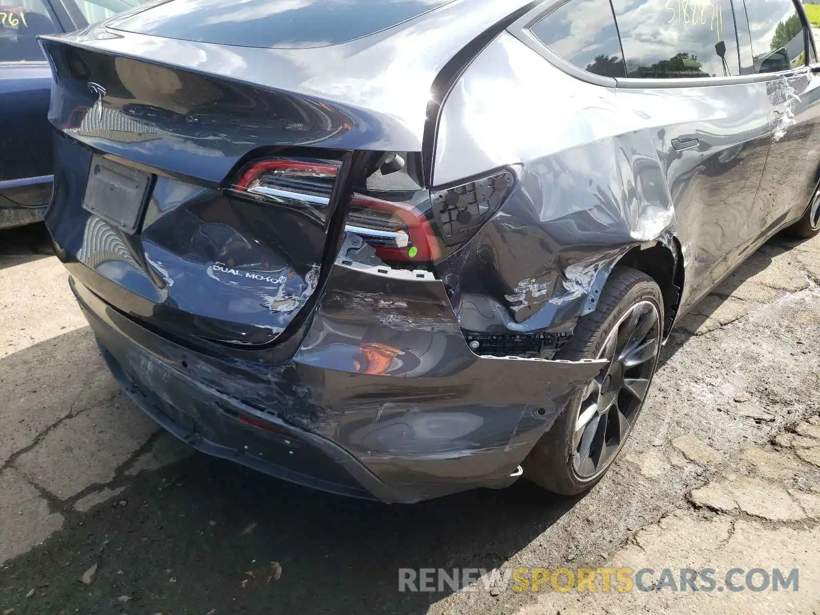 9 Photograph of a damaged car 5YJYGAEE5MF142845 TESLA MODEL Y 2021