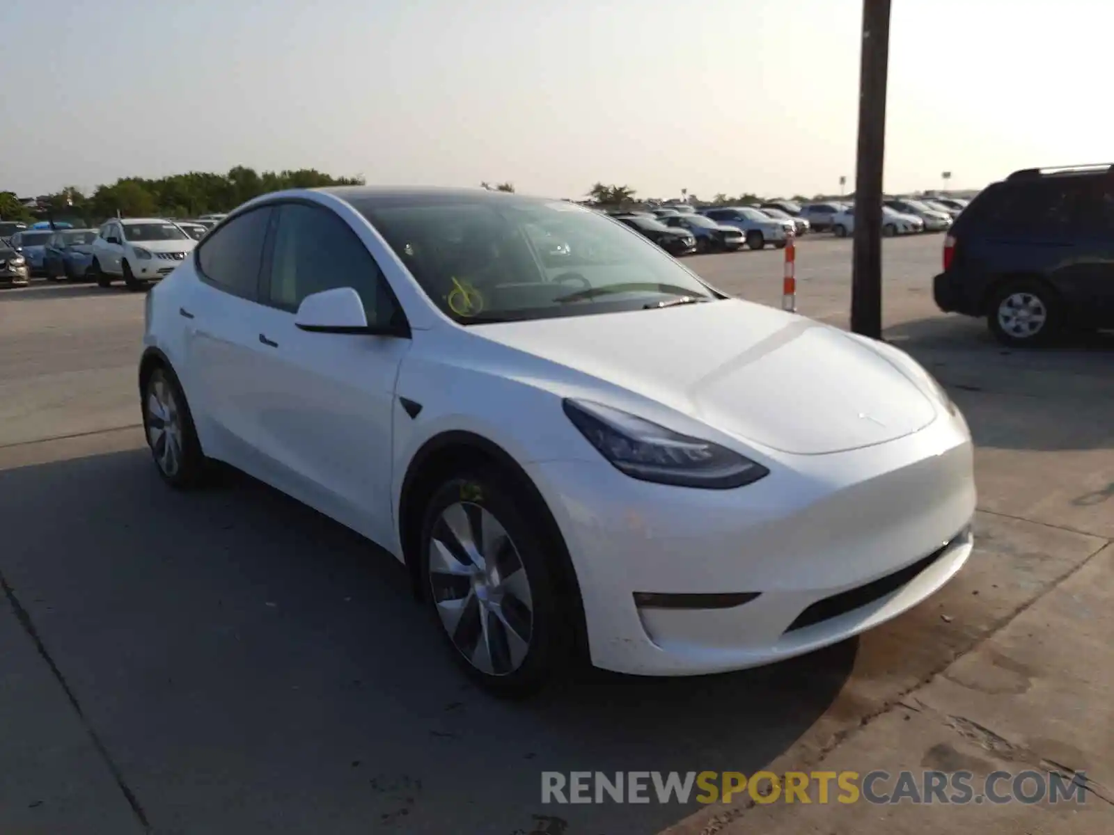 1 Photograph of a damaged car 5YJYGAEE5MF211503 TESLA MODEL Y 2021