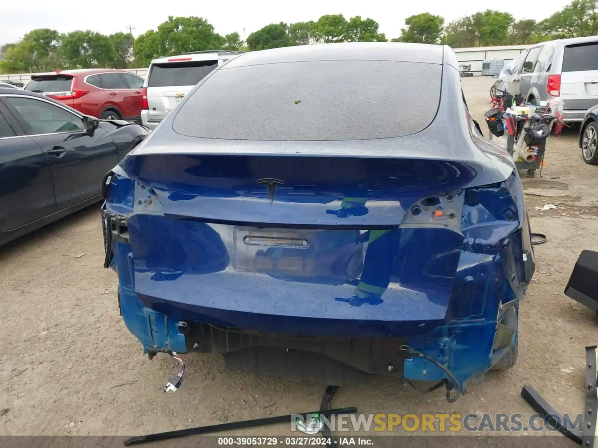 17 Photograph of a damaged car 5YJYGAEE5MF211551 TESLA MODEL Y 2021