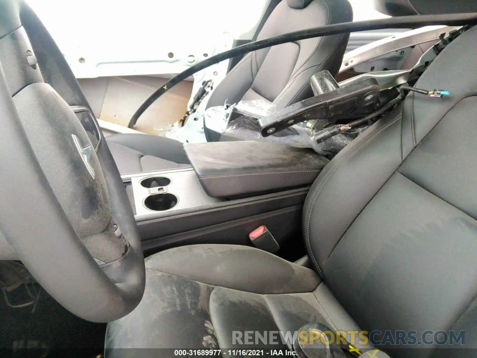 5 Photograph of a damaged car 5YJYGAEE5MF219052 TESLA MODEL Y 2021