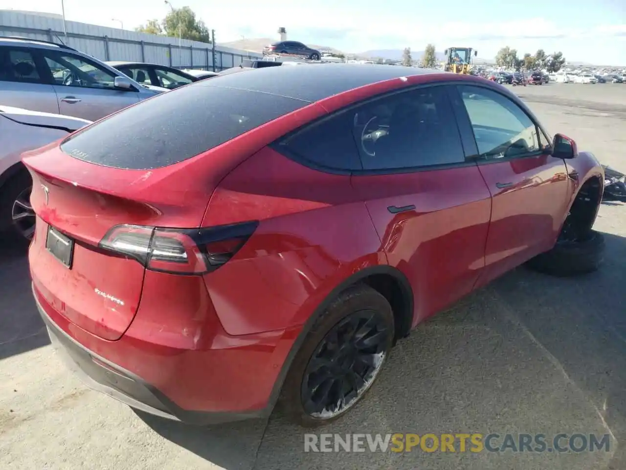 4 Photograph of a damaged car 5YJYGAEE5MF223179 TESLA MODEL Y 2021