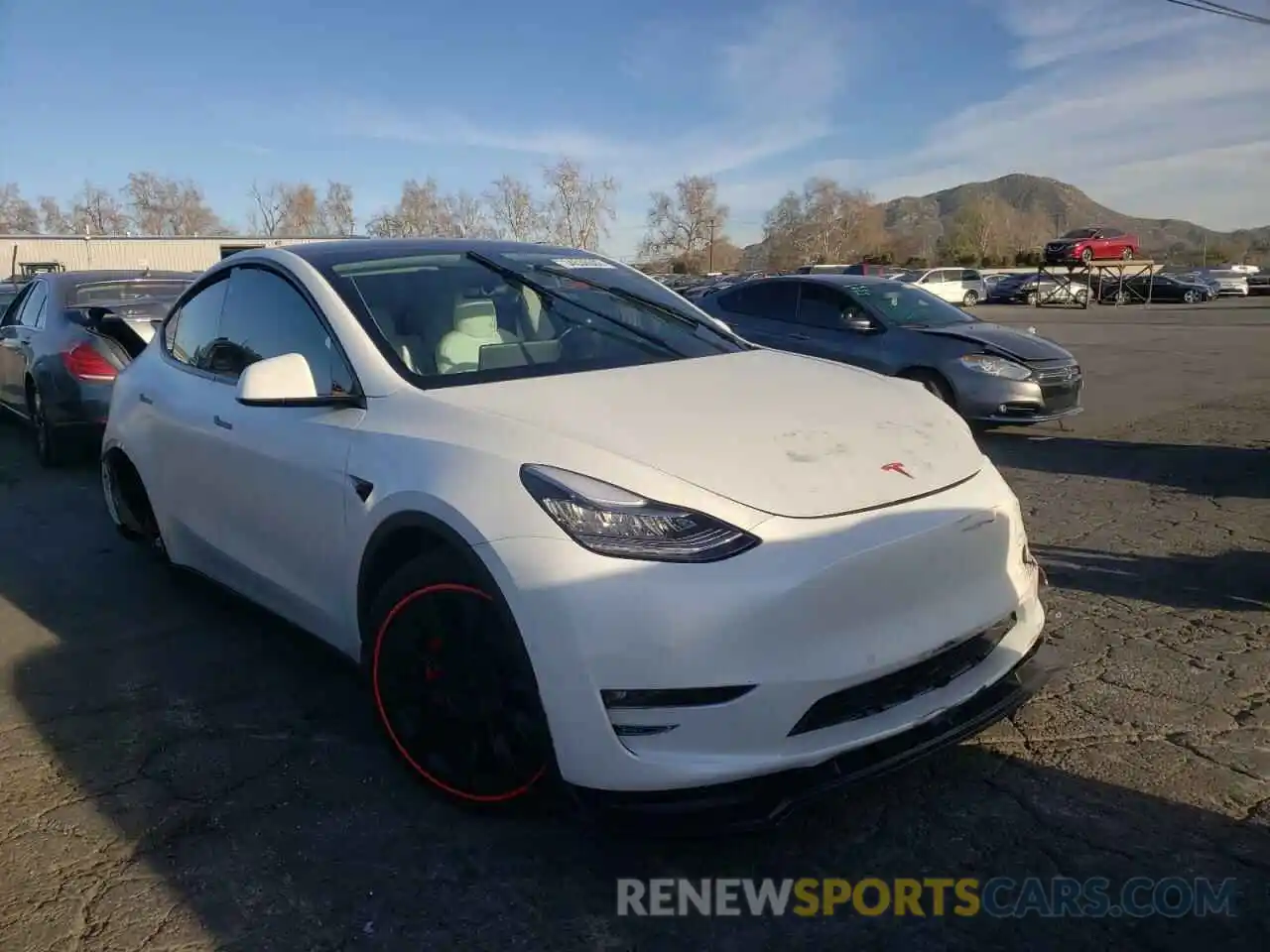 1 Photograph of a damaged car 5YJYGAEE5MF247238 TESLA MODEL Y 2021