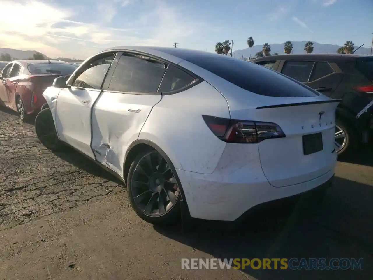 3 Photograph of a damaged car 5YJYGAEE5MF247238 TESLA MODEL Y 2021