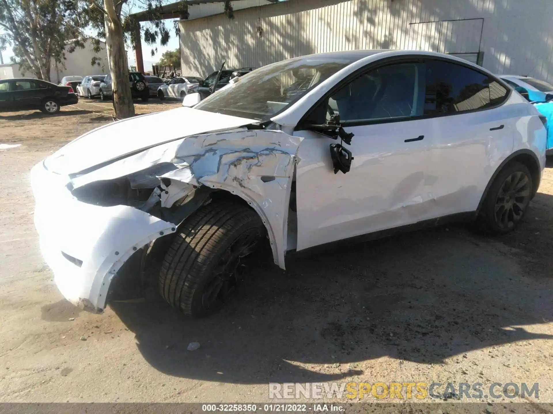 2 Photograph of a damaged car 5YJYGAEE5MF304652 TESLA MODEL Y 2021