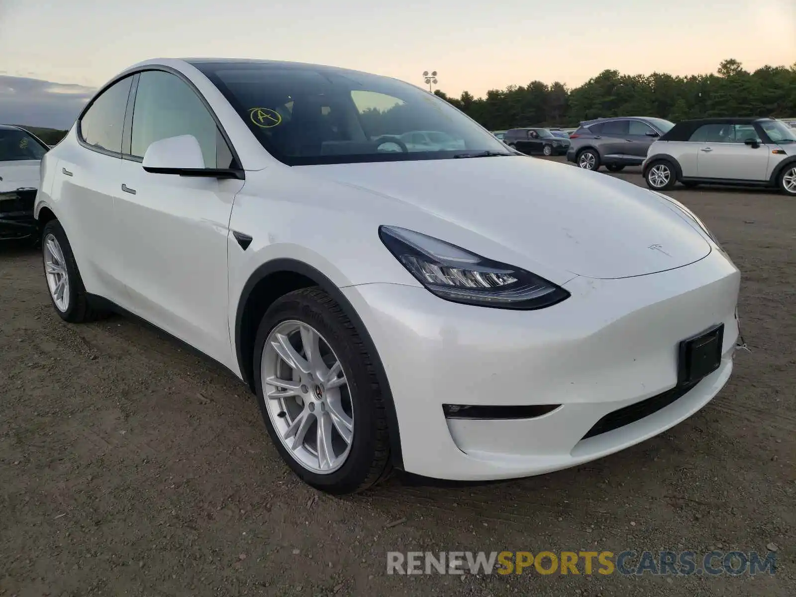 1 Photograph of a damaged car 5YJYGAEE6MF146290 TESLA MODEL Y 2021