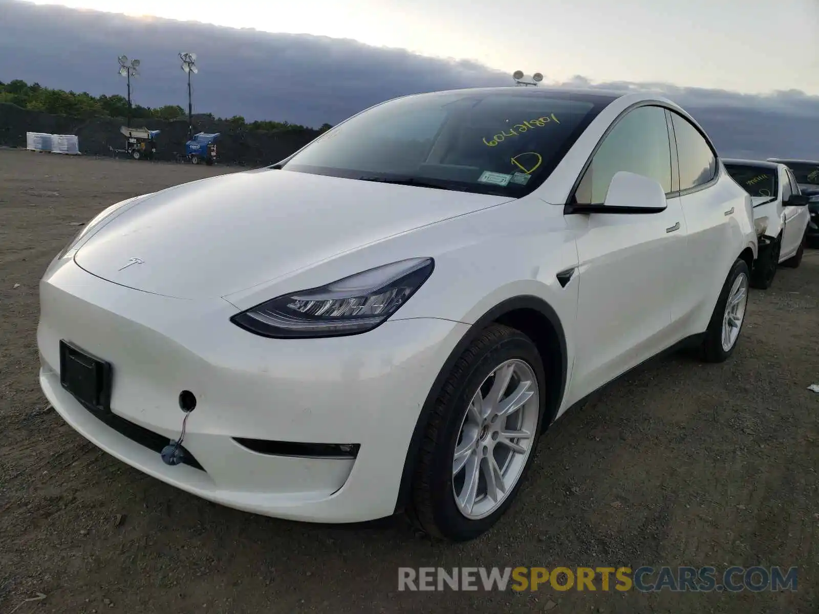 2 Photograph of a damaged car 5YJYGAEE6MF146290 TESLA MODEL Y 2021