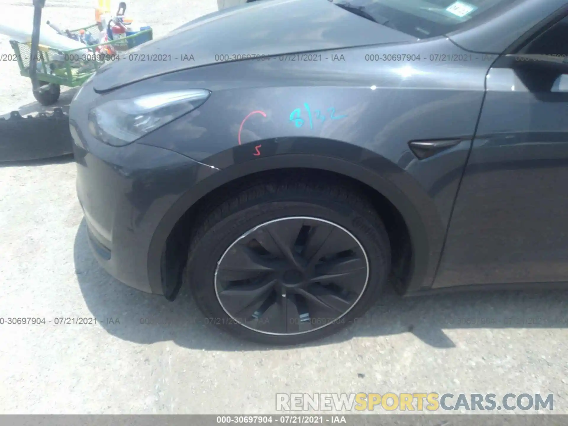 12 Photograph of a damaged car 5YJYGAEE6MF180620 TESLA MODEL Y 2021