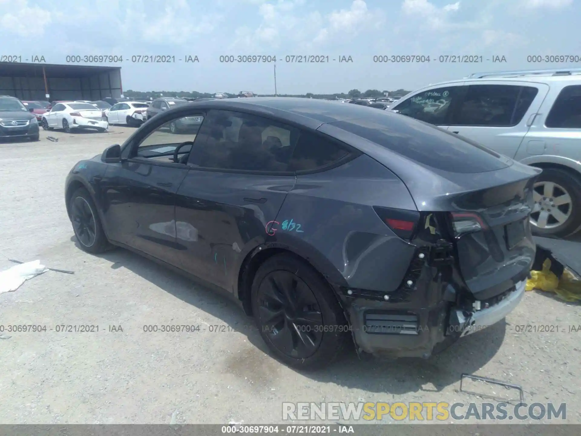 3 Photograph of a damaged car 5YJYGAEE6MF180620 TESLA MODEL Y 2021