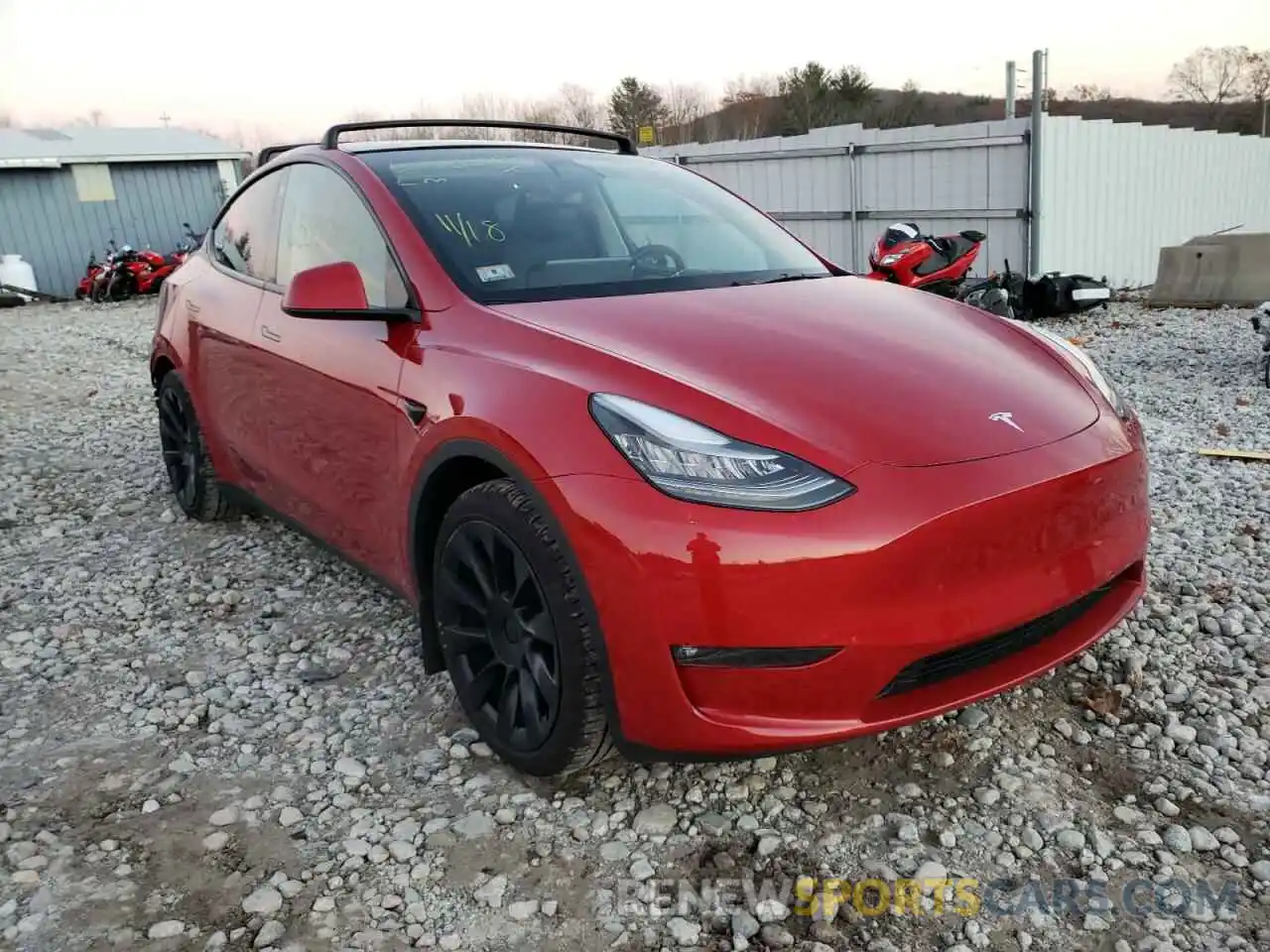 1 Photograph of a damaged car 5YJYGAEE6MF185073 TESLA MODEL Y 2021