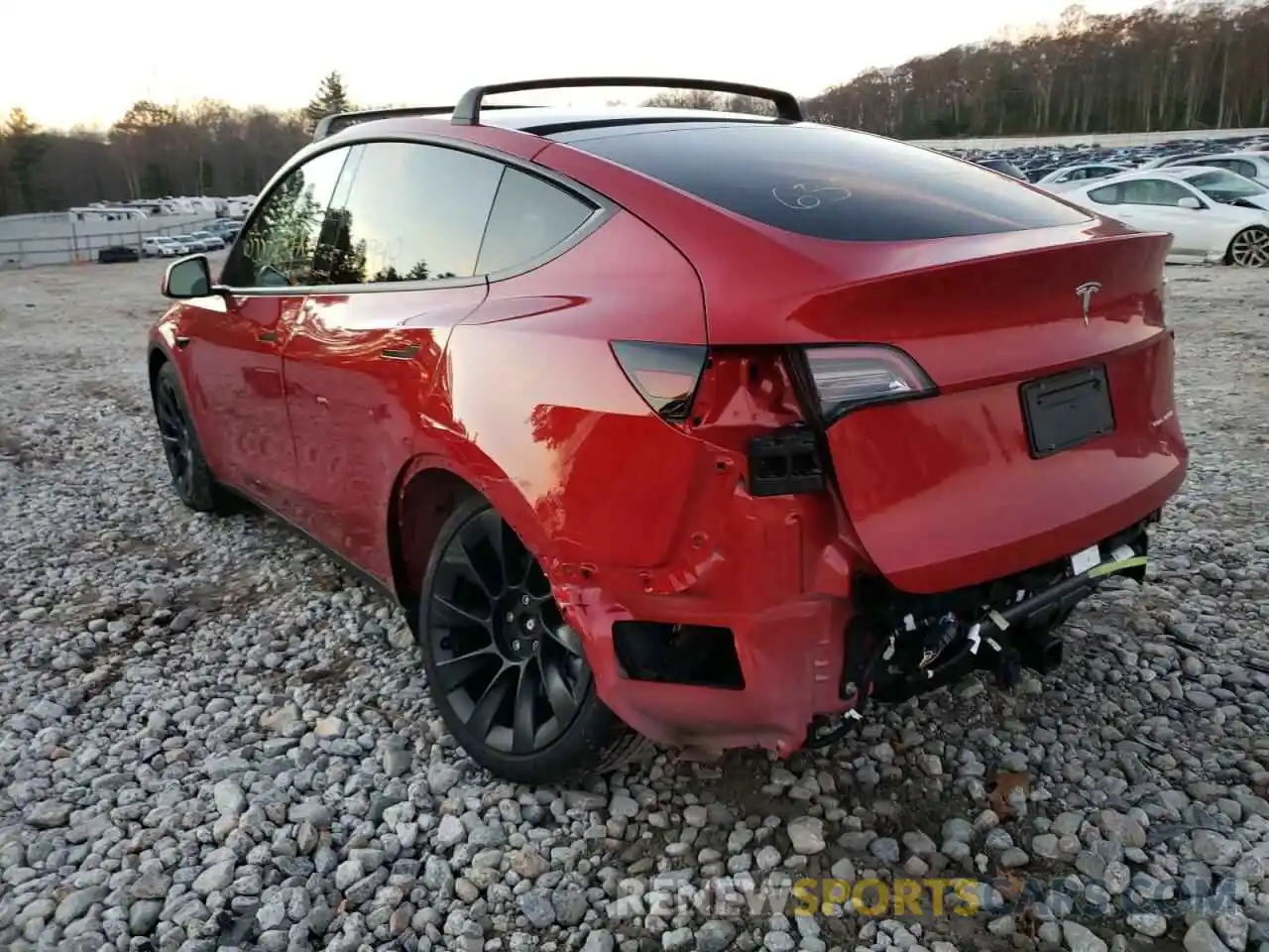 3 Photograph of a damaged car 5YJYGAEE6MF185073 TESLA MODEL Y 2021