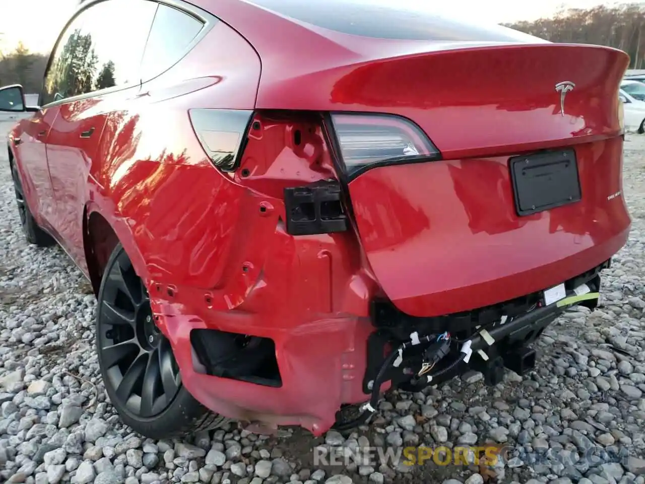 9 Photograph of a damaged car 5YJYGAEE6MF185073 TESLA MODEL Y 2021