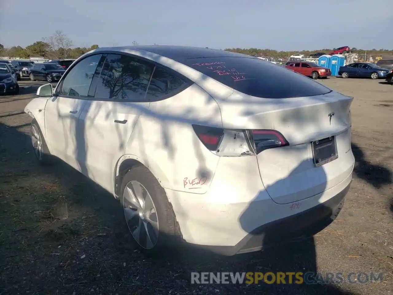 3 Photograph of a damaged car 5YJYGAEE6MF185977 TESLA MODEL Y 2021