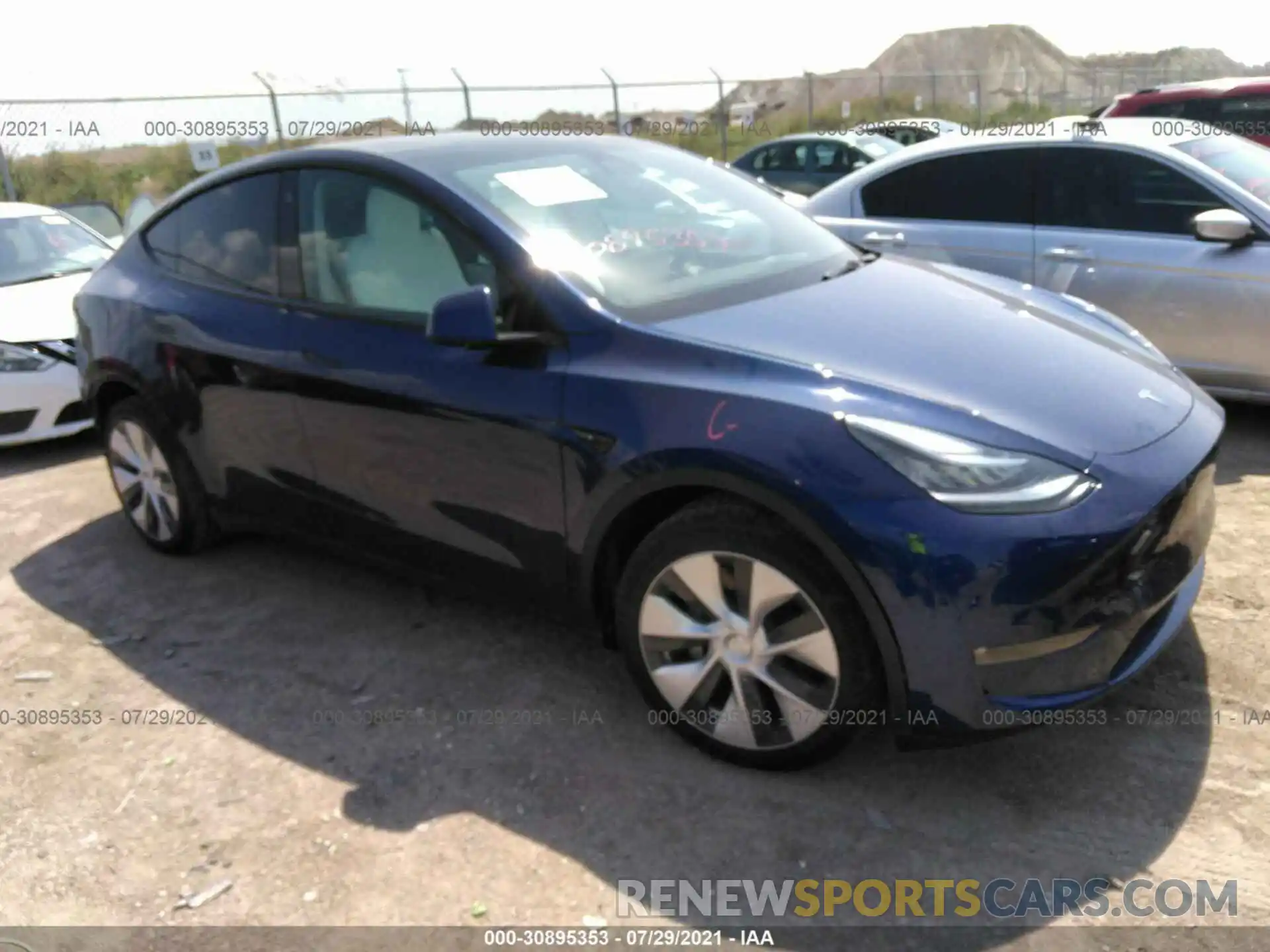 1 Фотография поврежденного автомобиля 5YJYGAEE7MF130762 TESLA MODEL Y 2021