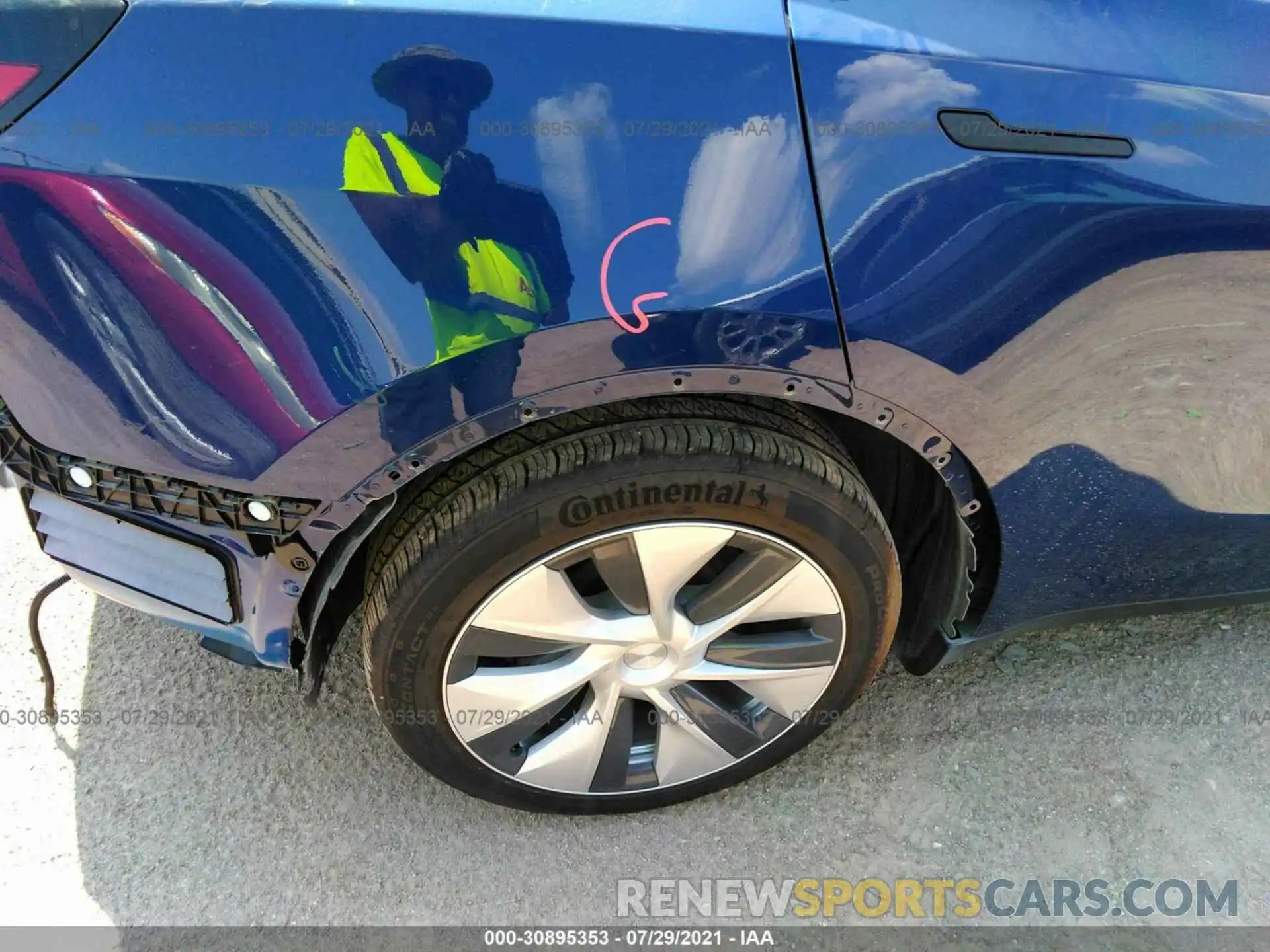 15 Photograph of a damaged car 5YJYGAEE7MF130762 TESLA MODEL Y 2021