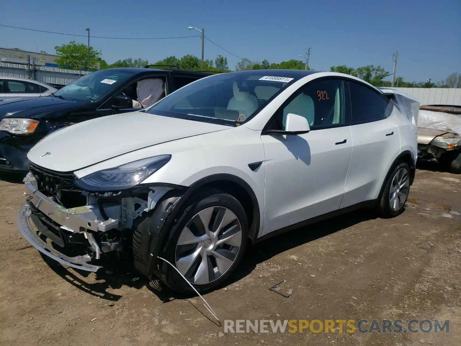 2 Photograph of a damaged car 5YJYGAEE7MF136867 TESLA MODEL Y 2021