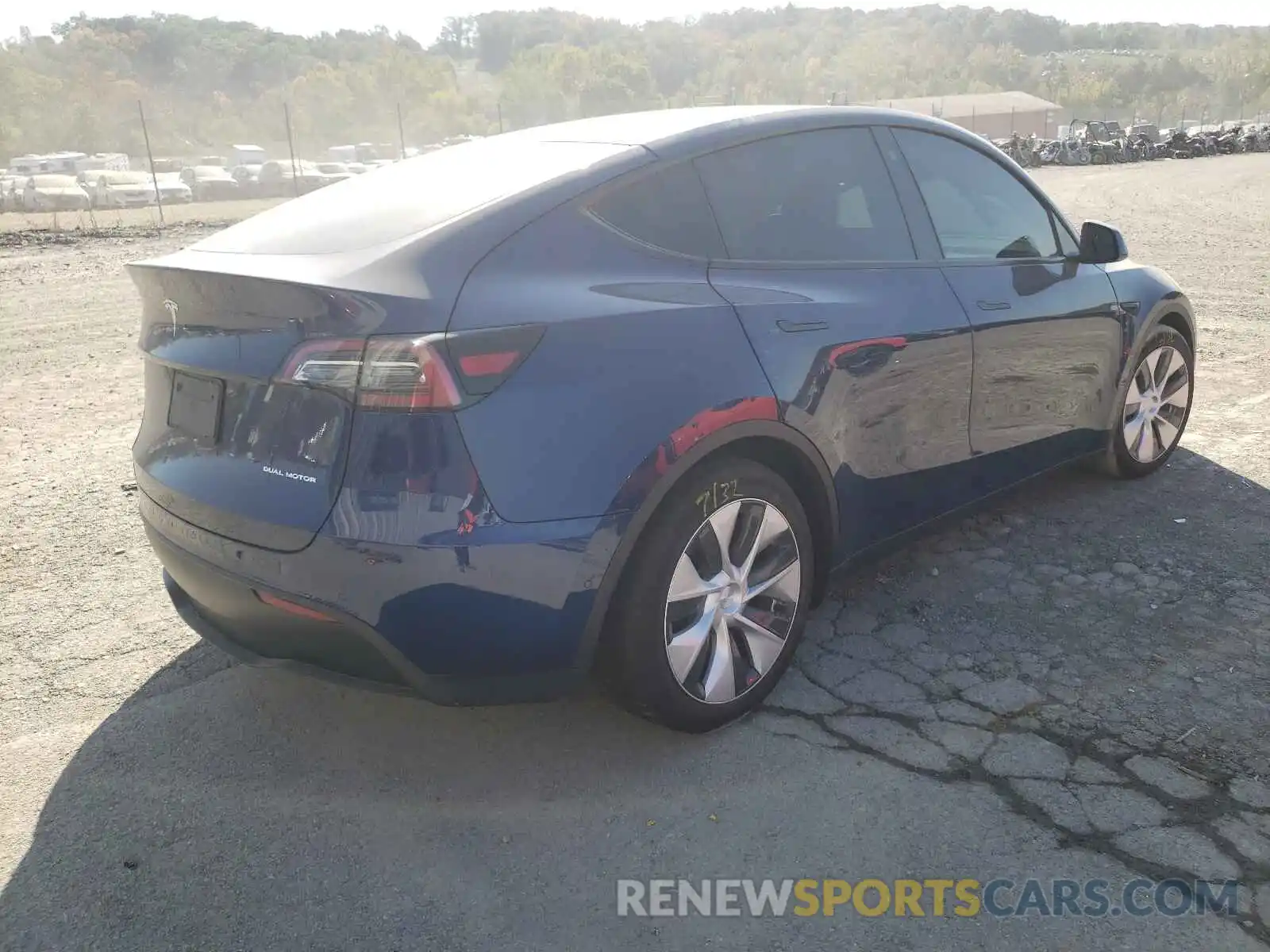 4 Photograph of a damaged car 5YJYGAEE7MF200907 TESLA MODEL Y 2021