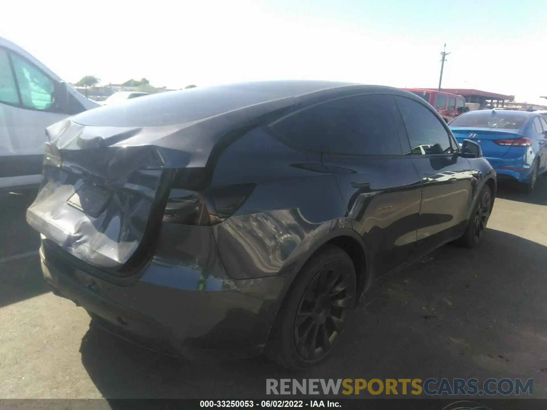 4 Photograph of a damaged car 5YJYGAEE7MF216704 TESLA MODEL Y 2021