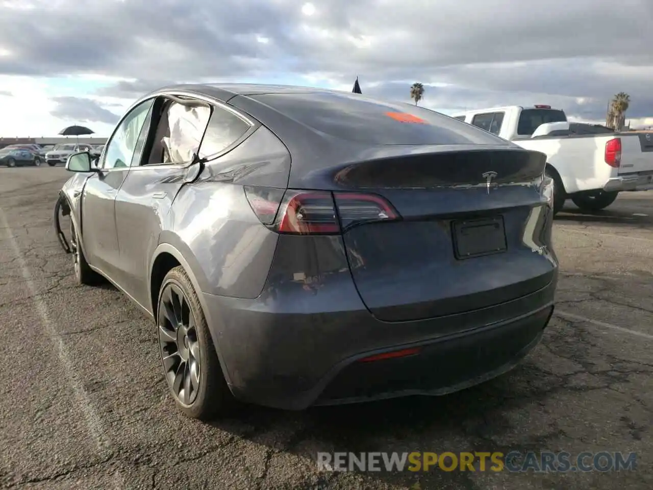 3 Photograph of a damaged car 5YJYGAEE7MF222759 TESLA MODEL Y 2021