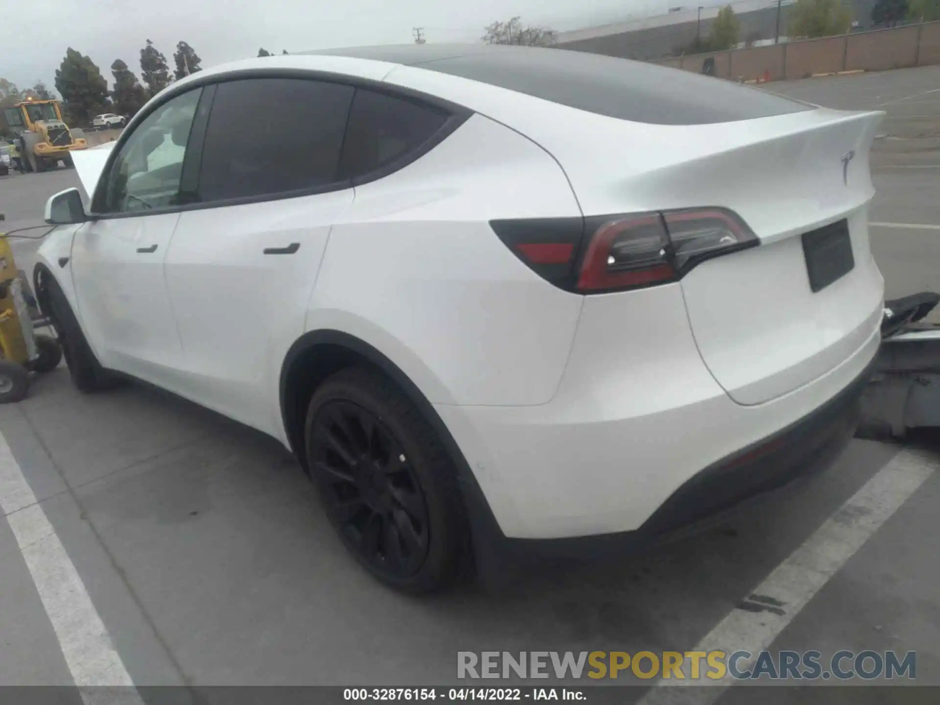 3 Фотография поврежденного автомобиля 5YJYGAEE7MF282802 TESLA MODEL Y 2021