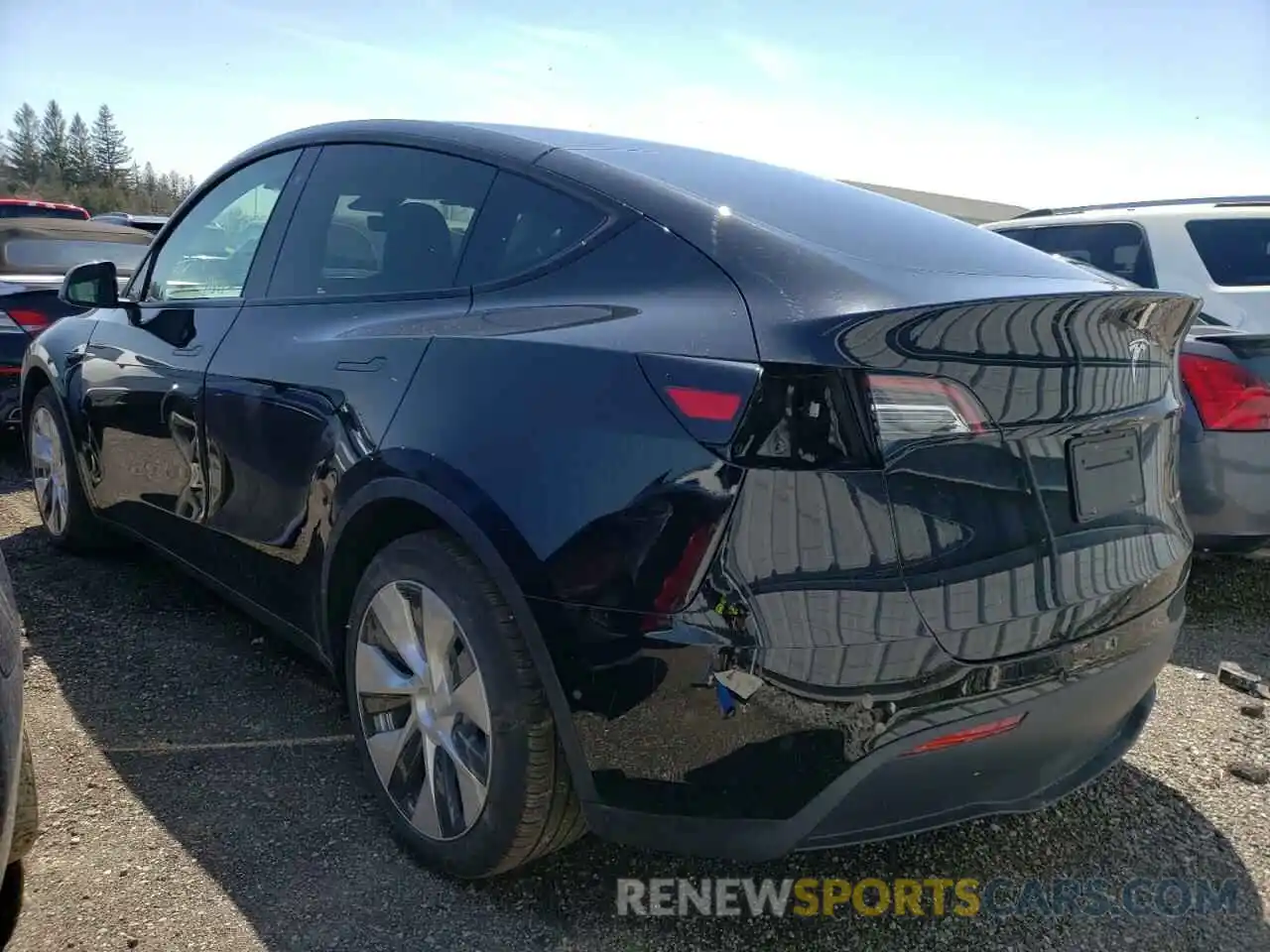 3 Photograph of a damaged car 5YJYGAEE8MF112612 TESLA MODEL Y 2021