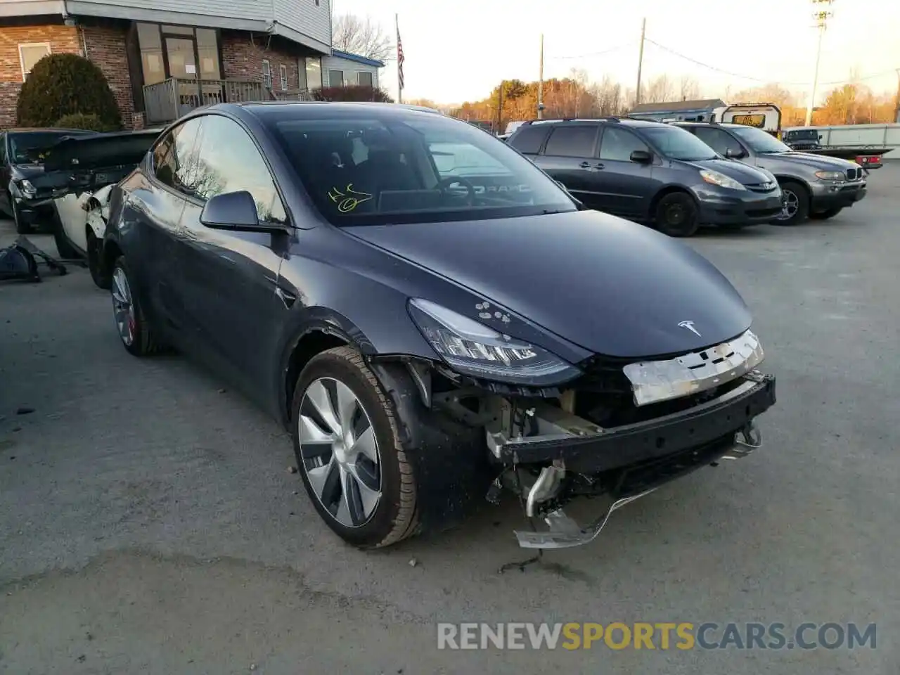 1 Photograph of a damaged car 5YJYGAEE8MF116305 TESLA MODEL Y 2021