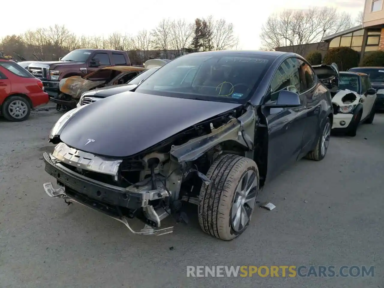 2 Photograph of a damaged car 5YJYGAEE8MF116305 TESLA MODEL Y 2021