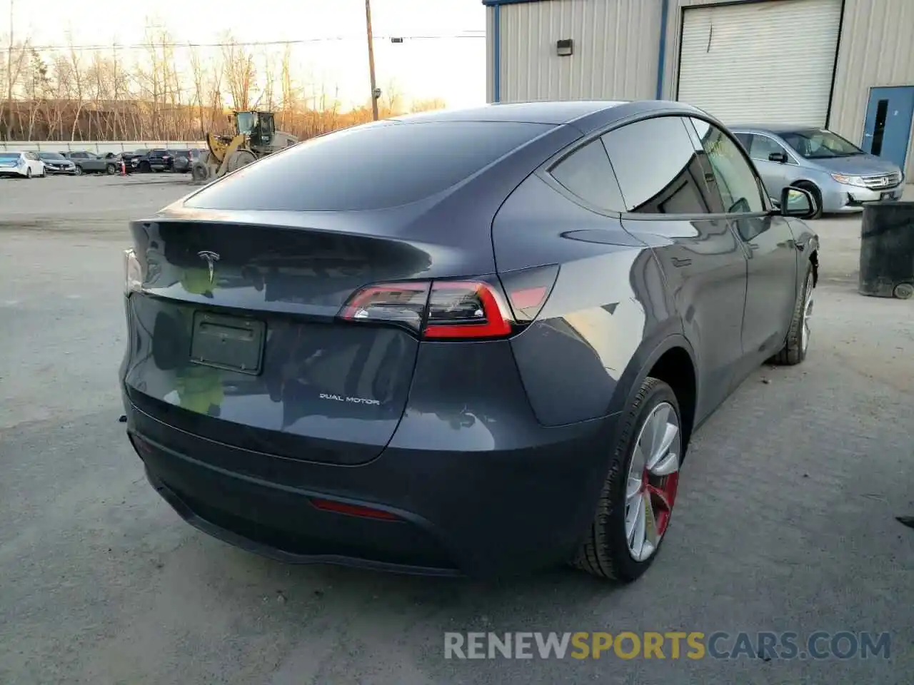 4 Photograph of a damaged car 5YJYGAEE8MF116305 TESLA MODEL Y 2021