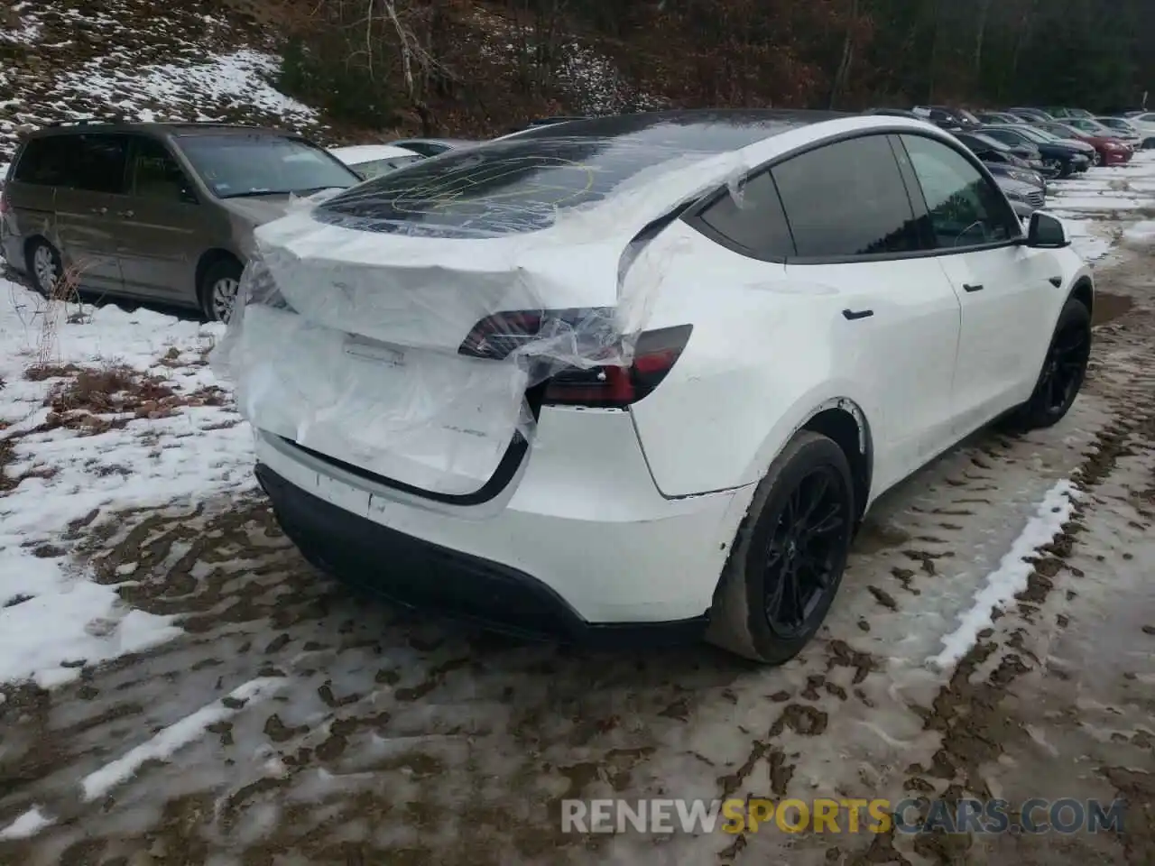 10 Photograph of a damaged car 5YJYGAEE8MF146498 TESLA MODEL Y 2021