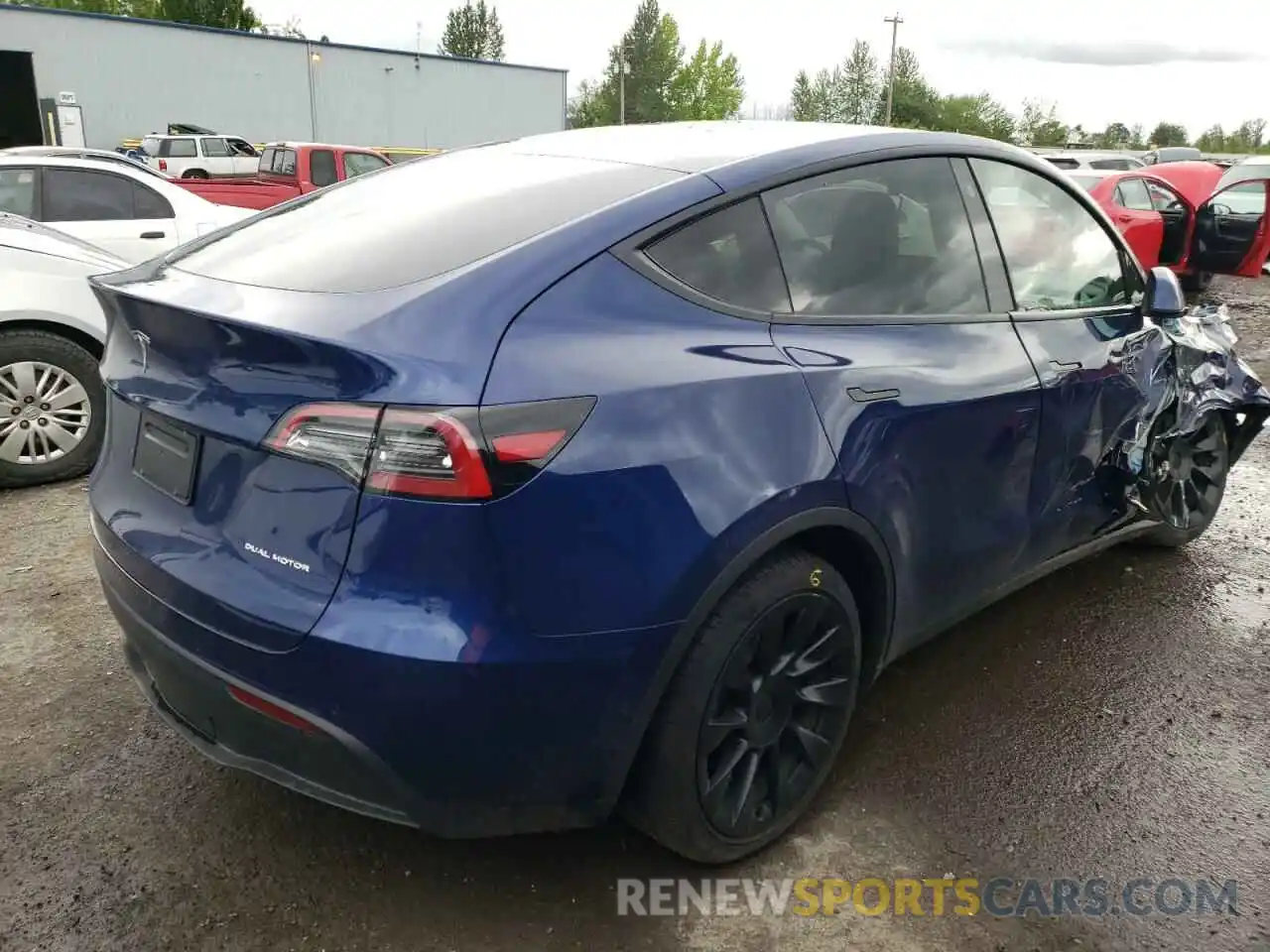 4 Photograph of a damaged car 5YJYGAEE8MF151040 TESLA MODEL Y 2021