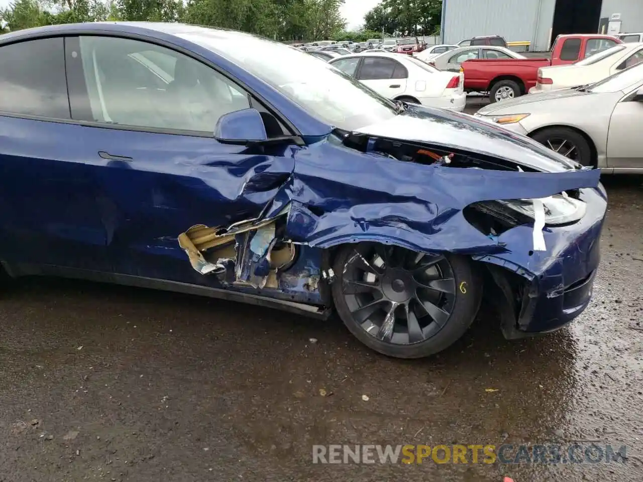 9 Photograph of a damaged car 5YJYGAEE8MF151040 TESLA MODEL Y 2021