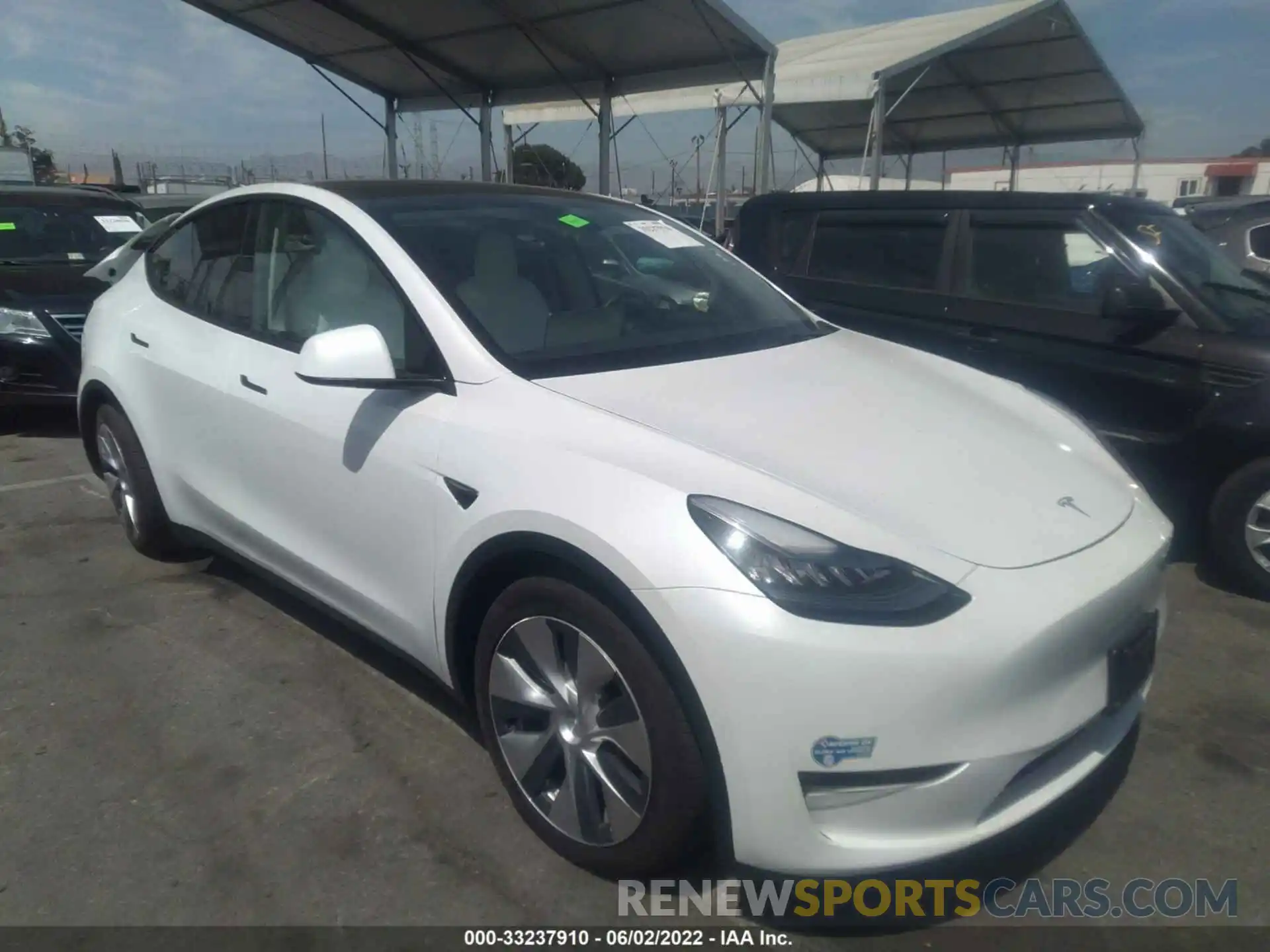 1 Photograph of a damaged car 5YJYGAEE8MF153905 TESLA MODEL Y 2021