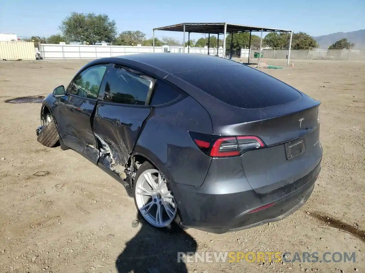 3 Photograph of a damaged car 5YJYGAEE8MF217585 TESLA MODEL Y 2021