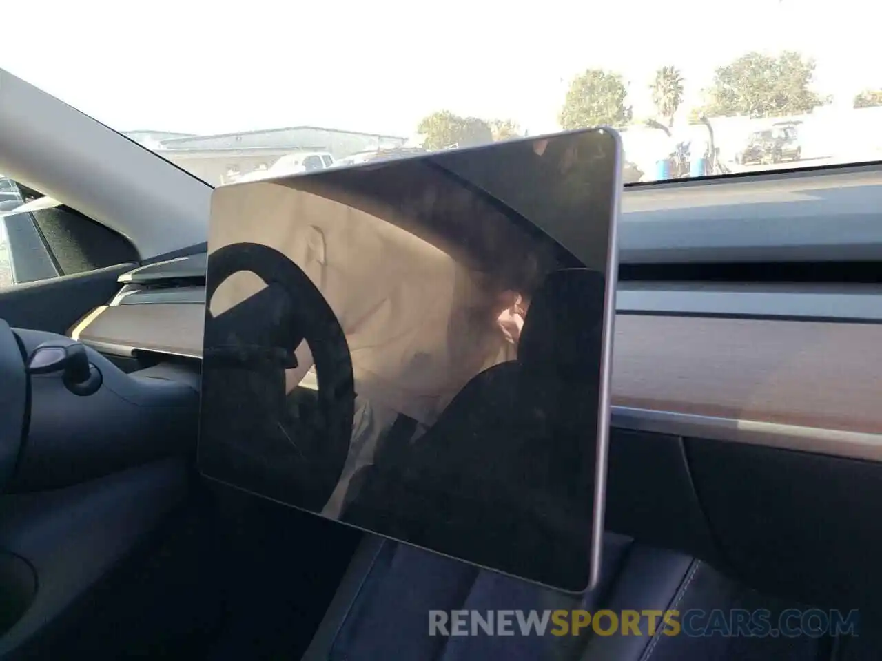 8 Photograph of a damaged car 5YJYGAEE8MF217585 TESLA MODEL Y 2021