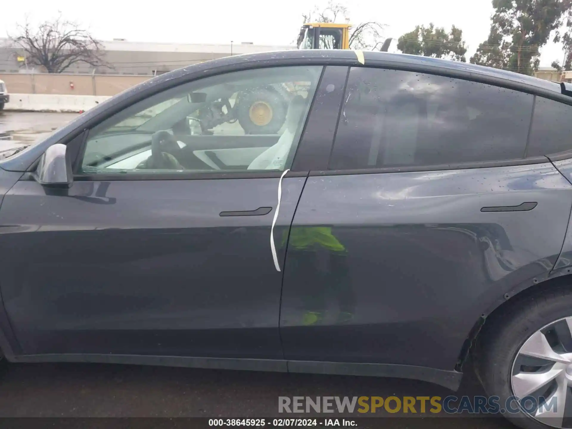 15 Photograph of a damaged car 5YJYGAEE8MF276524 TESLA MODEL Y 2021