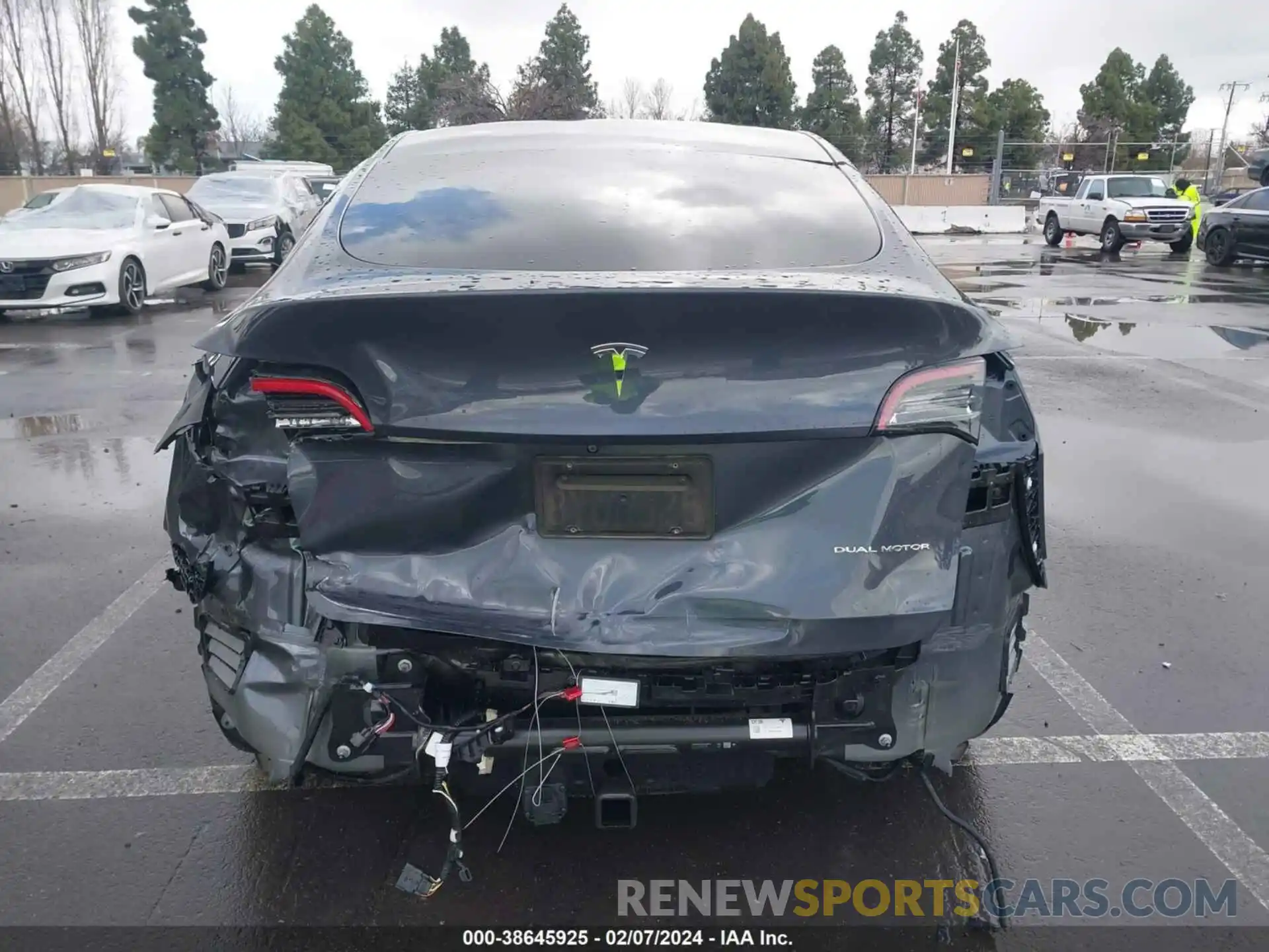 17 Photograph of a damaged car 5YJYGAEE8MF276524 TESLA MODEL Y 2021