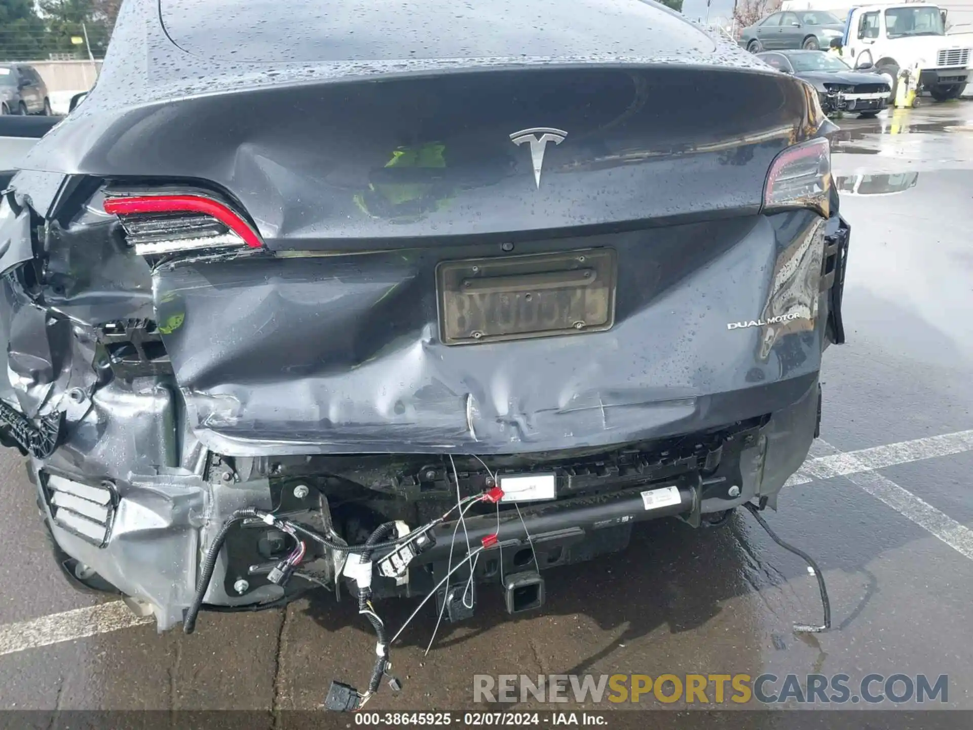 6 Photograph of a damaged car 5YJYGAEE8MF276524 TESLA MODEL Y 2021