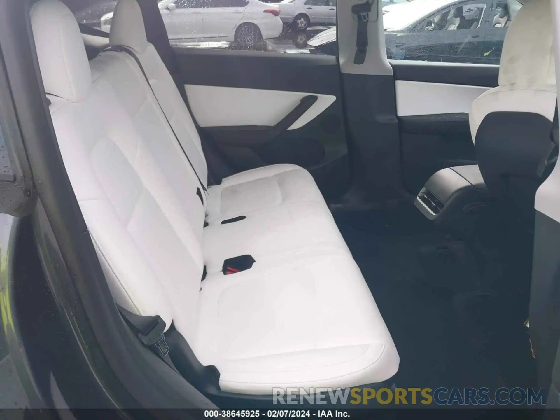 8 Photograph of a damaged car 5YJYGAEE8MF276524 TESLA MODEL Y 2021