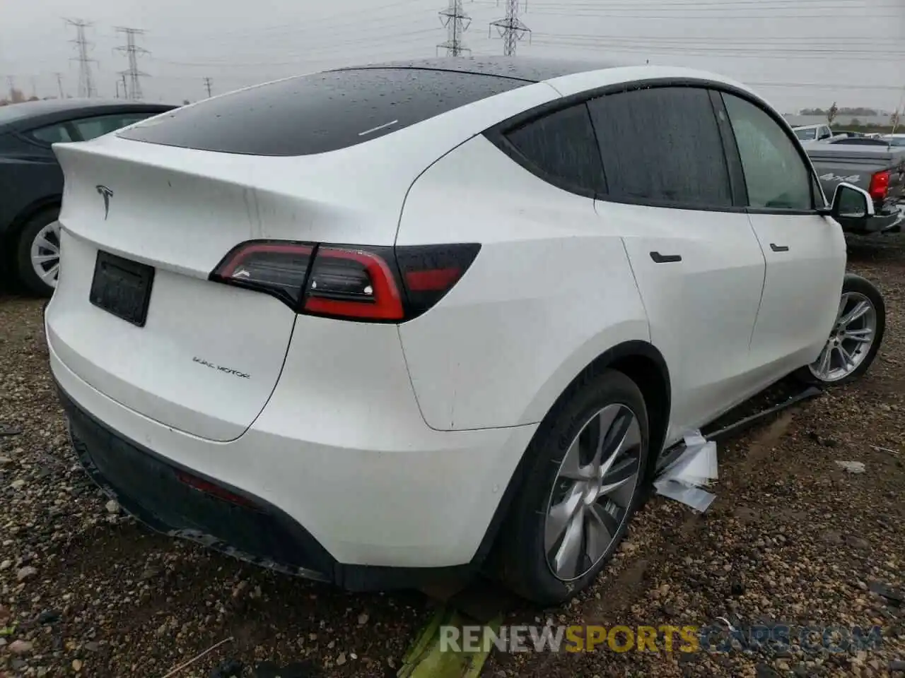 4 Photograph of a damaged car 5YJYGAEE9MF116314 TESLA MODEL Y 2021