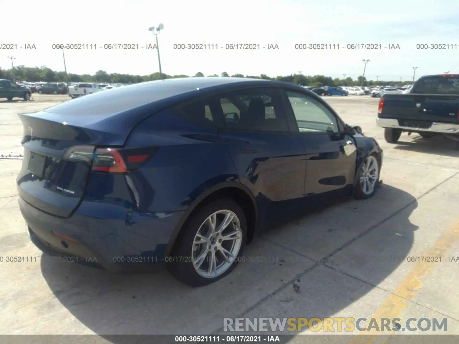 4 Photograph of a damaged car 5YJYGAEE9MF134991 TESLA MODEL Y 2021