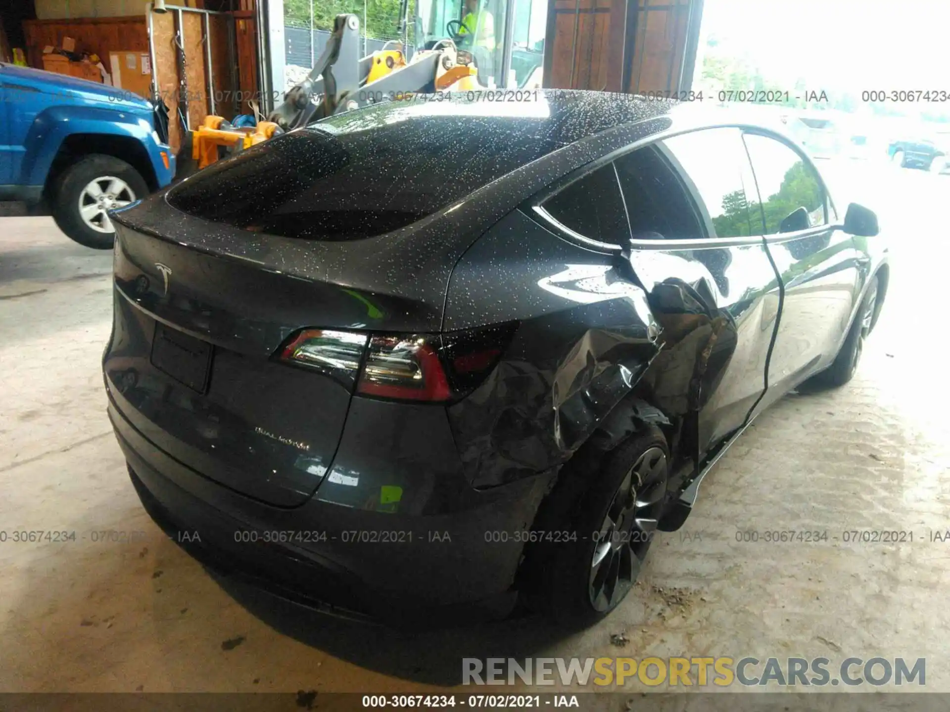 4 Photograph of a damaged car 5YJYGAEE9MF148700 TESLA MODEL Y 2021