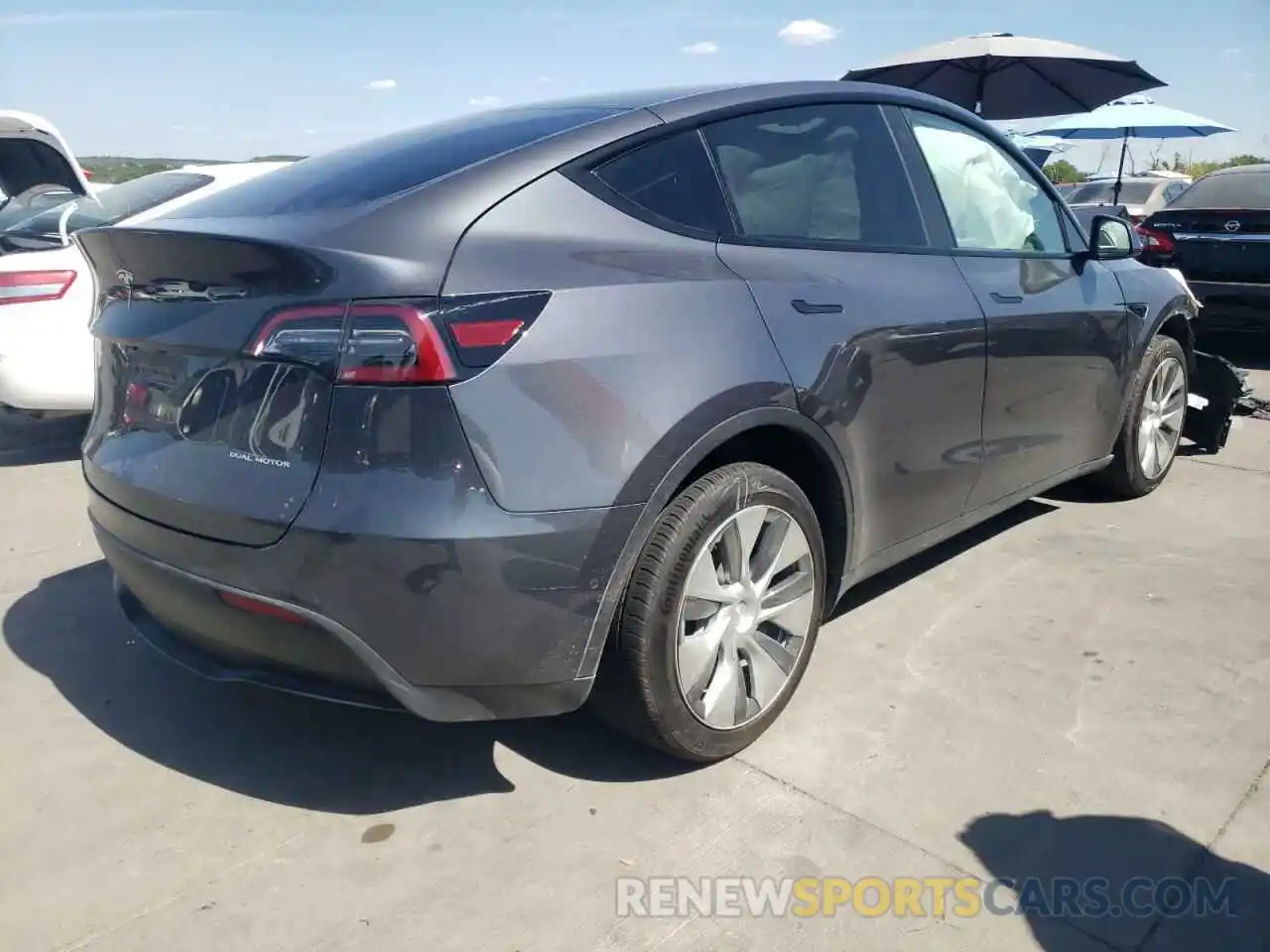 4 Photograph of a damaged car 5YJYGAEE9MF149961 TESLA MODEL Y 2021