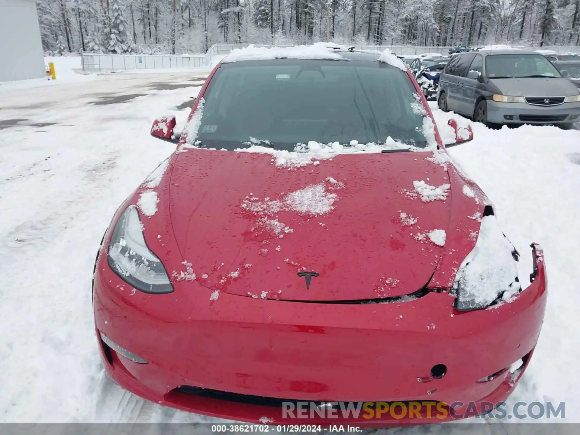 10 Photograph of a damaged car 5YJYGAEE9MF180160 TESLA MODEL Y 2021